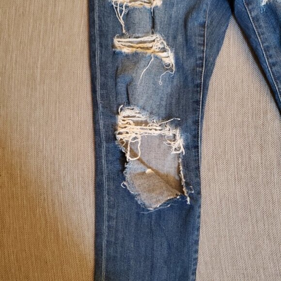 JOE'S Jeans Destructed Slim Crop - Picture 3 of 7